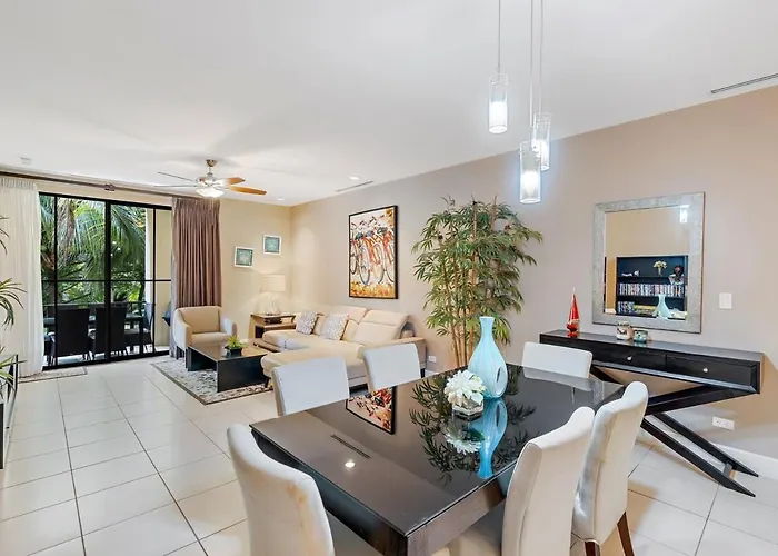 Сasa de vacaciones Luxe 3-bd On 2nd Floor Above Pool