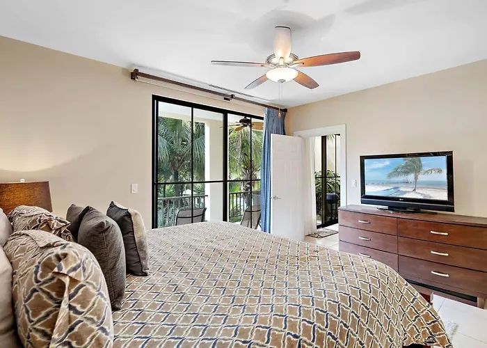 Luxe 3-bd On 2nd Floor Above Pool Coco
