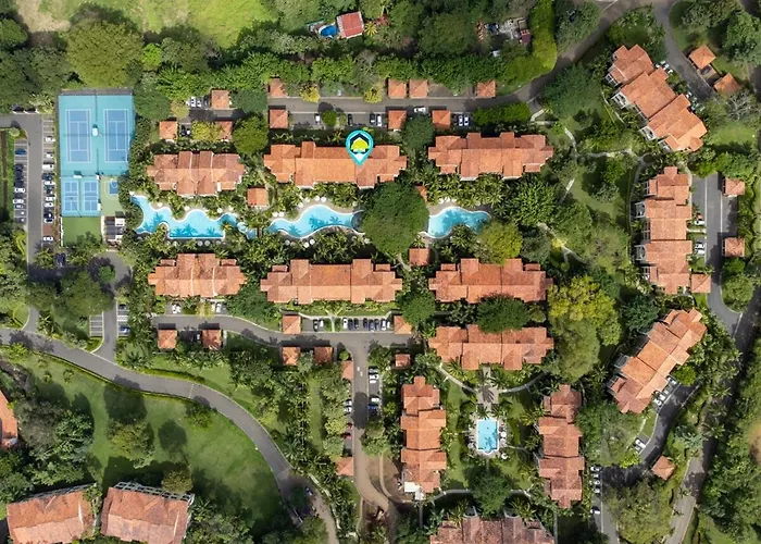Luxe 3-bd On 2nd Floor Above Pool Coco