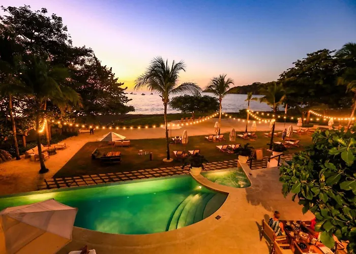 Сasa de vacaciones Luxe 3-bd On 2nd Floor Above Pool *