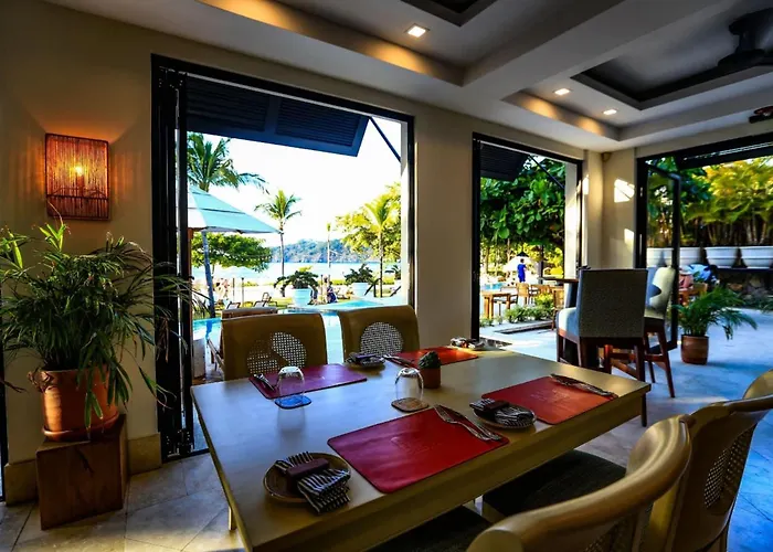 Сasa de vacaciones Luxe 3-bd On 2nd Floor Above Pool *